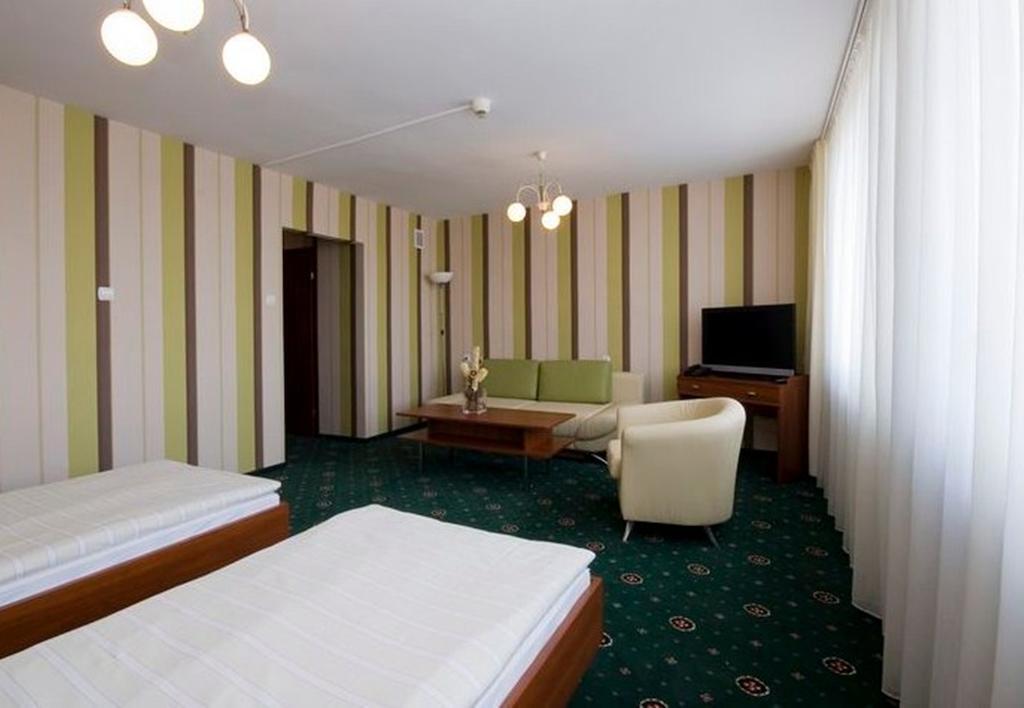 Hotel Naramowice 波兹南 外观 照片
