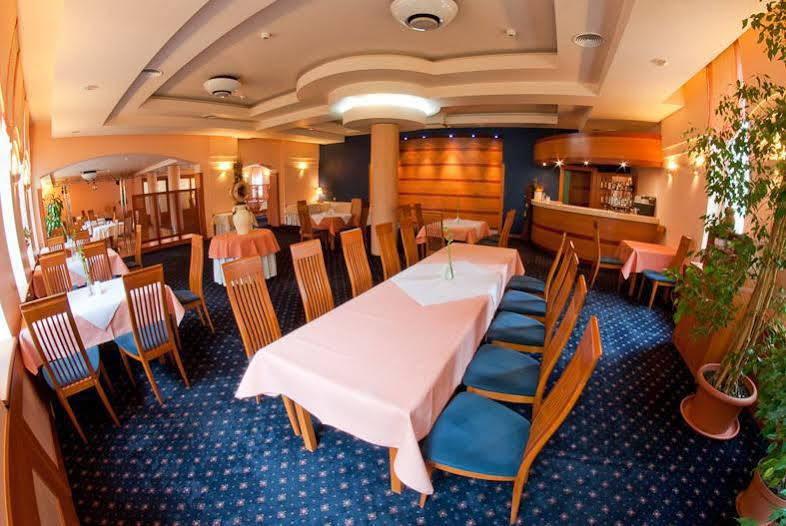 Hotel Naramowice 波兹南 餐厅 照片